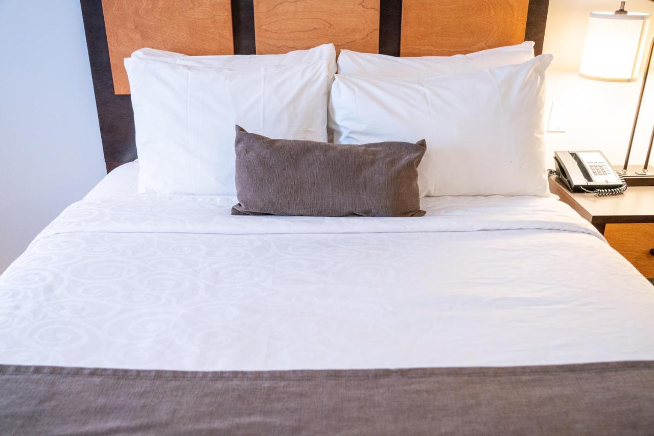 Pocaterra & Waterslide Hotel Canmore